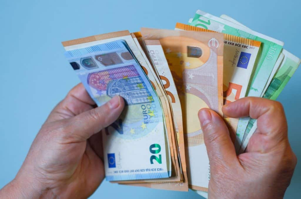 Zašto su online krediti povoljniji od tradicionalnih